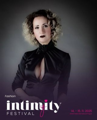 V sobotu 15. listopadu od 16:30 budu mít show na @intimity_festival Improvizační taneční divadlo plné sexy kostýmů vypráví...